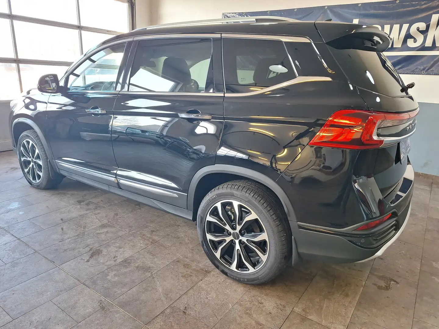 Forthing Sonstige 3 Exclusive 1,5 Schwarz - 2