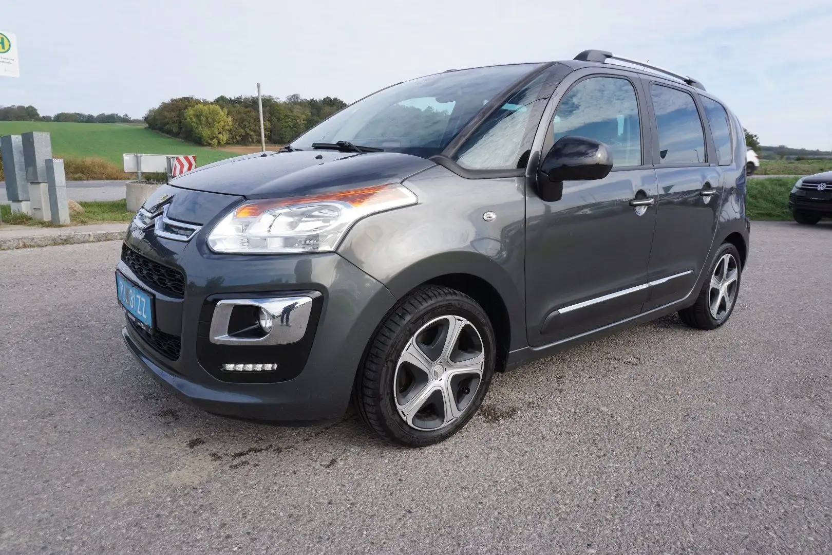 Citroen C3 Picasso 1.2 PureTech 110 Exclusive Grau - 2