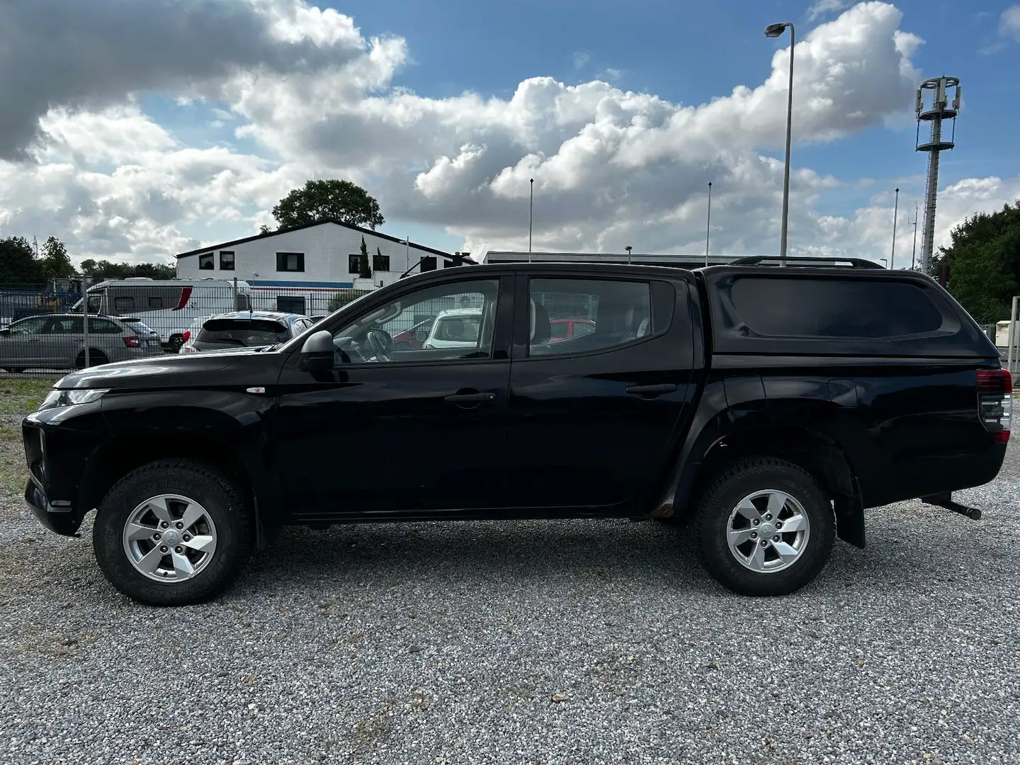 Mitsubishi L200 Basis Doppelkabine 4WD Noir - 2