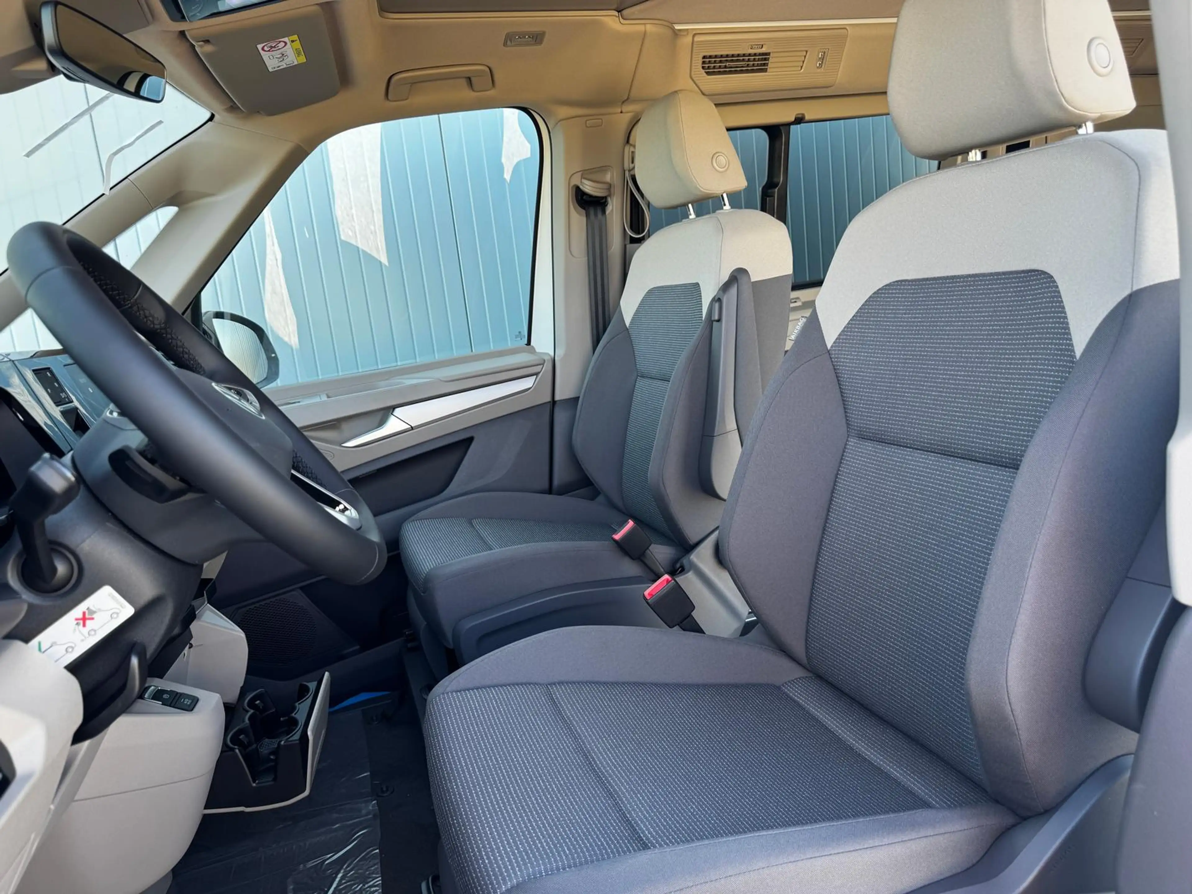 Volkswagen T7 California 1.5 TSI Beach Camper eHybrid 4MOTION — photo 4