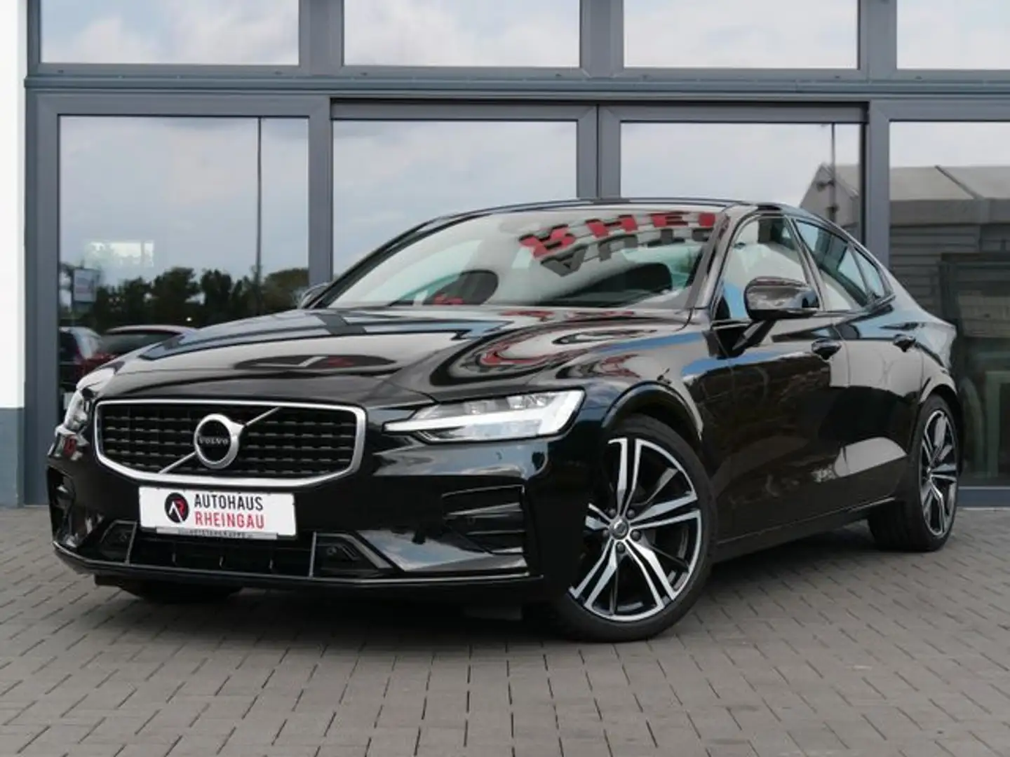 Volvo S60 Lim. R Design DAB+ LED RFK 1-HAND Schwarz - 1