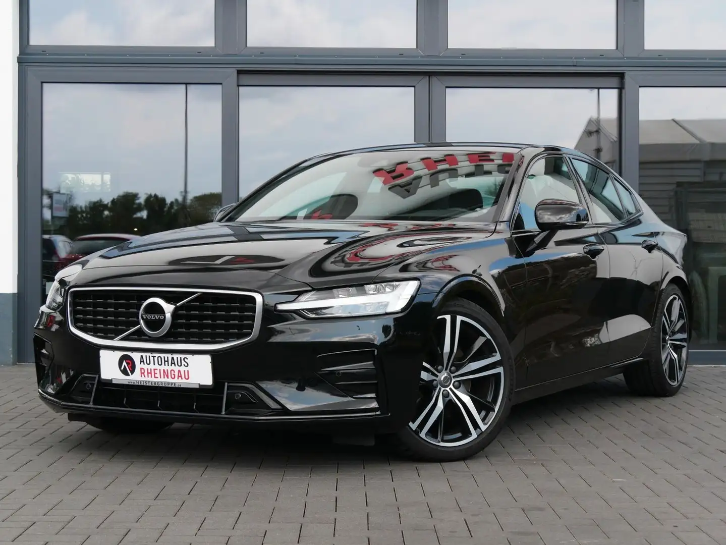 Volvo S60 Lim. R Design DAB+ LED RFK 1-HAND Noir - 1