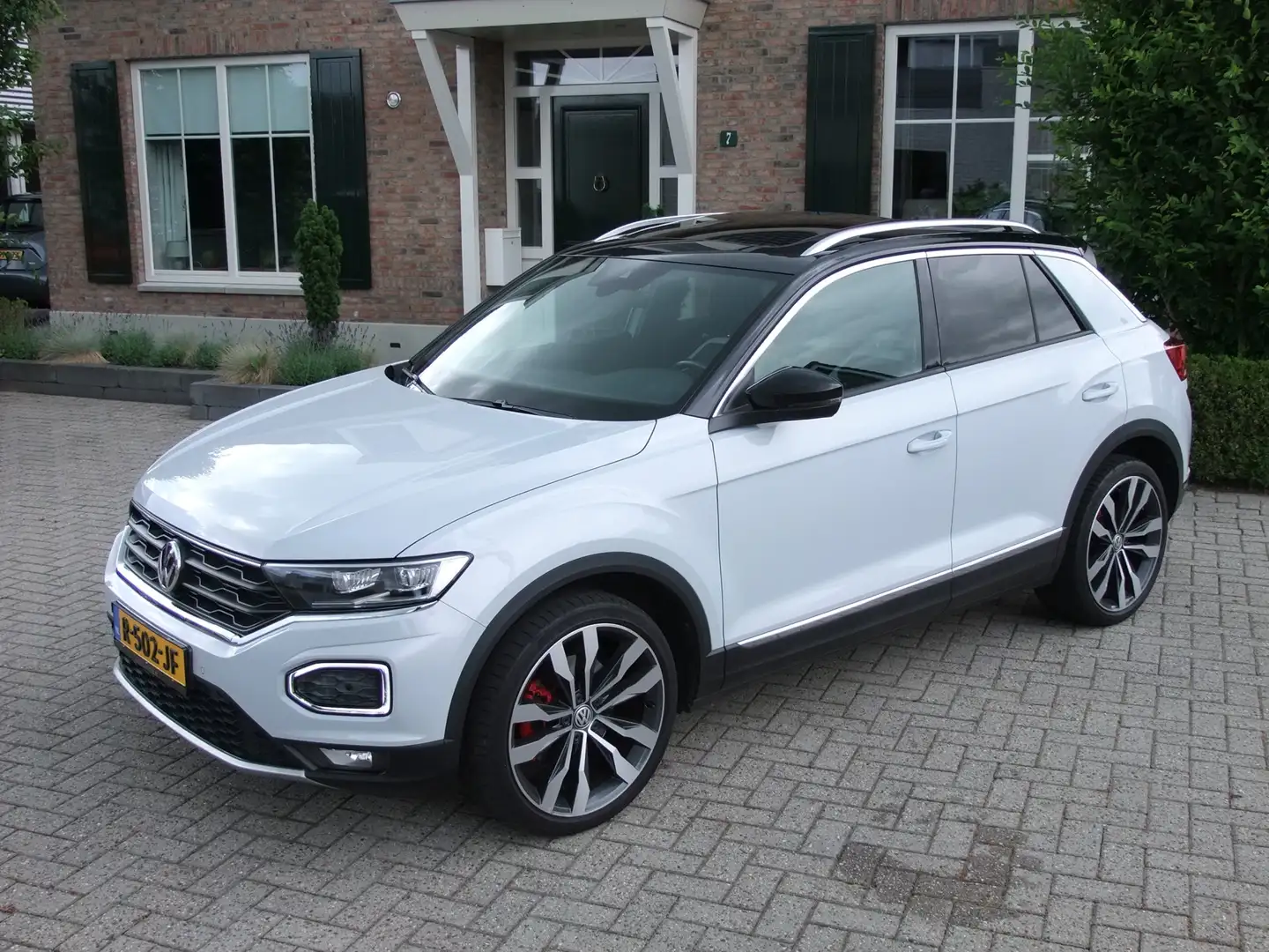 Volkswagen T-Roc 1.5 TSI Sport , Schuifdak , Led , Adap-cruise , Vi Wit - 1