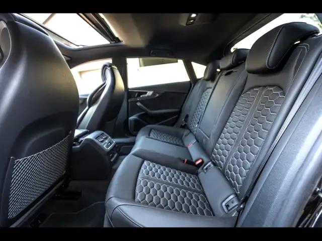 Audi RS5 view 12
