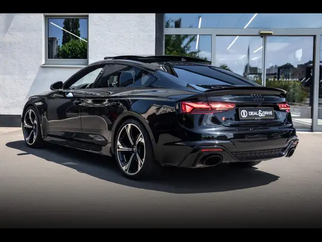Audi RS5 view 3