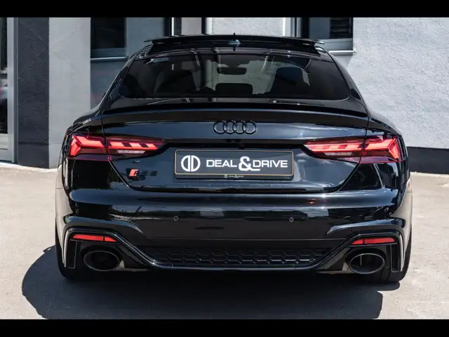 Audi RS5 view 4