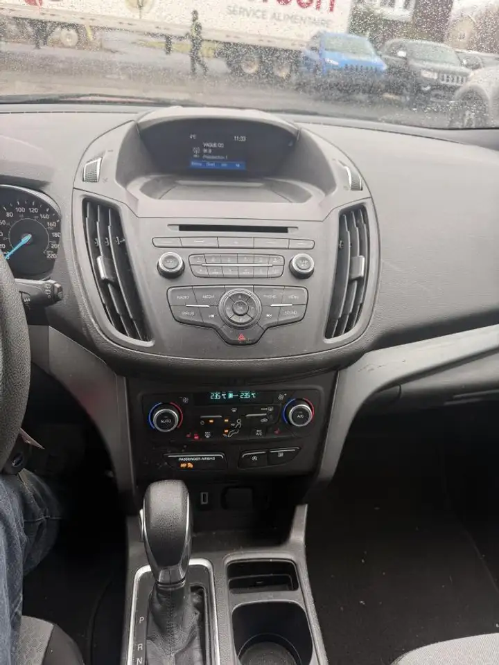 Ford Escape снимка Ford Escape