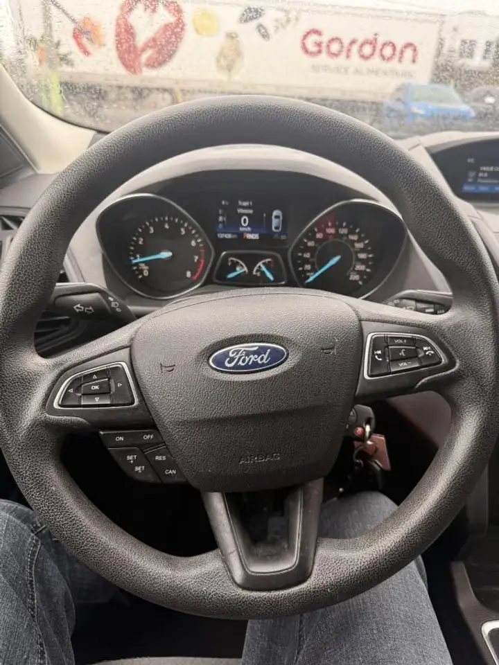 Ford Escape снимка Ford Escape