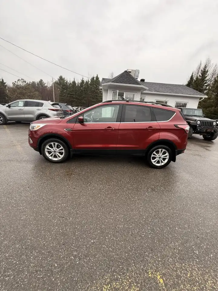 Ford Escape снимка Ford Escape