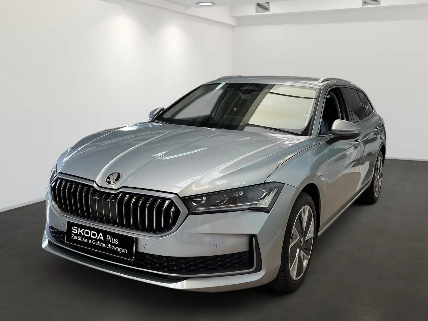 Skoda Superb Combi 1.5 TSI Selection *AHK*MATRIX*KAMERA*SITZH* Silber - 2
