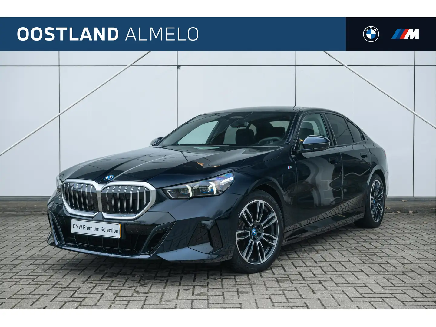 BMW 530 5 Serie 530e M Sport Automaat / Panoramdak / Trekh Noir - 1