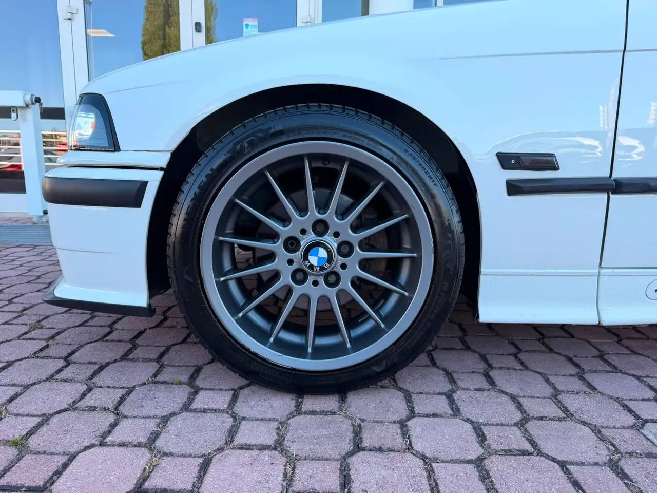BMW 320i c/abs cat., foto 2