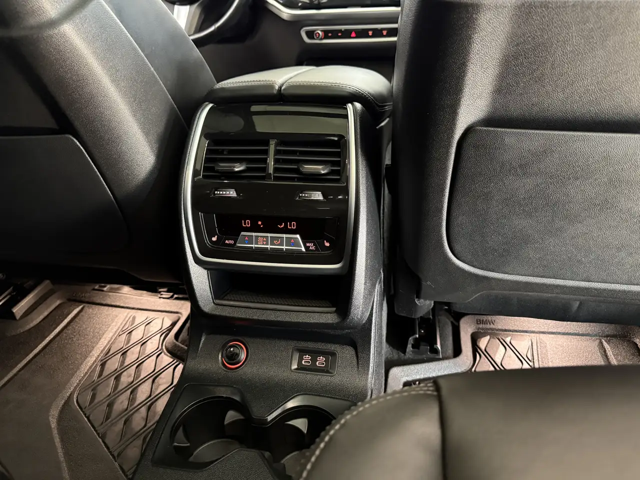 BMW X7 photo BMW X7
