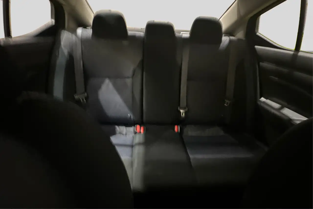 Nissan Versa fotografie Nissan Versa