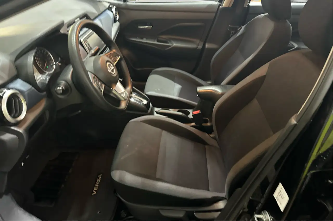 Nissan Versa fotografie Nissan Versa