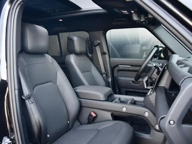 Land Rover Defender view 8