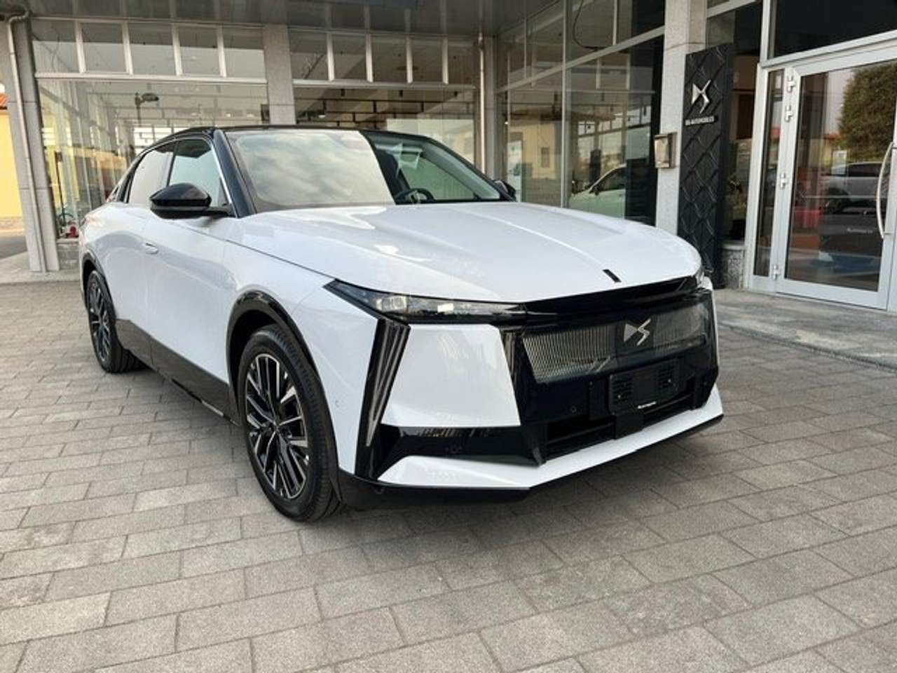 DS Automobiles N8 Elettrico 245cv Long Range 97kWh ETOILE