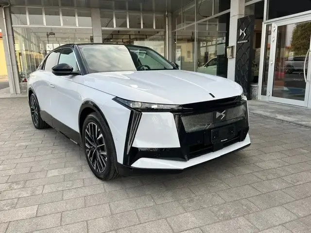 DS Automobiles N°8 Elettrico 245cv Long Range 97kWh ETOILE