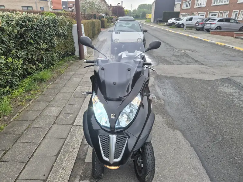 Piaggio MP3 300