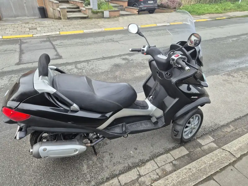 Piaggio MP3 300 - foto 6