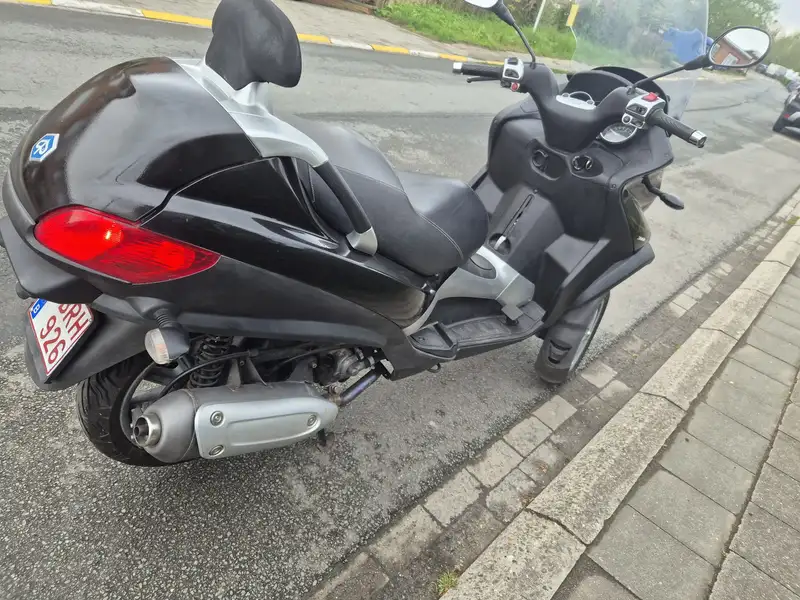 Piaggio MP3 300 - foto 5
