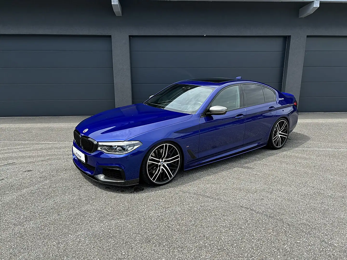 BMW M550 i xDrive Aut. Blau - 1