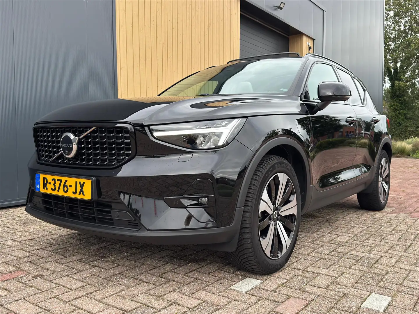 Volvo XC40 T4 Plug-In Hybrid 211pk Aut Ultimate Dark | NL Aut Zwart - 1