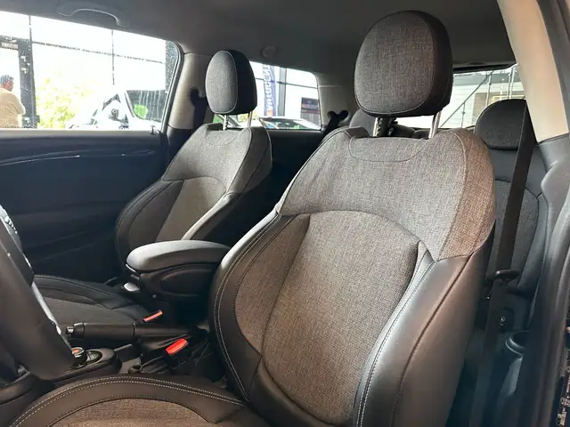 Mini Cooper Cooper view 9
