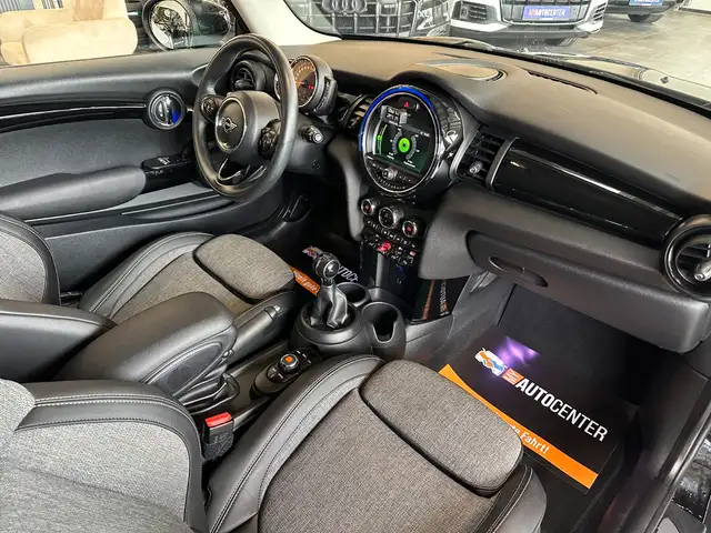 Mini Cooper Cooper view 8