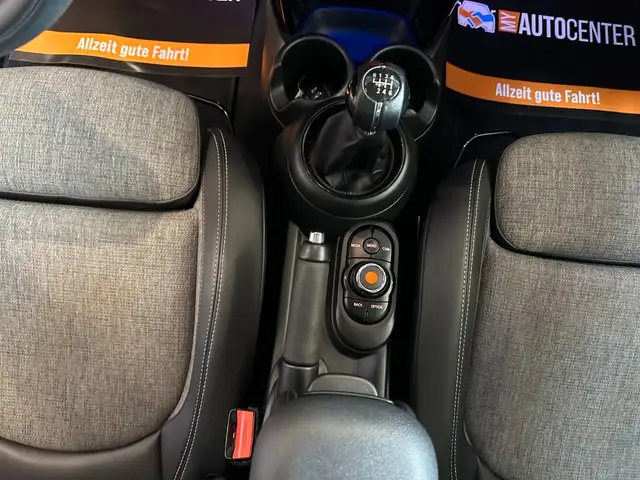 Mini Cooper Cooper view 11