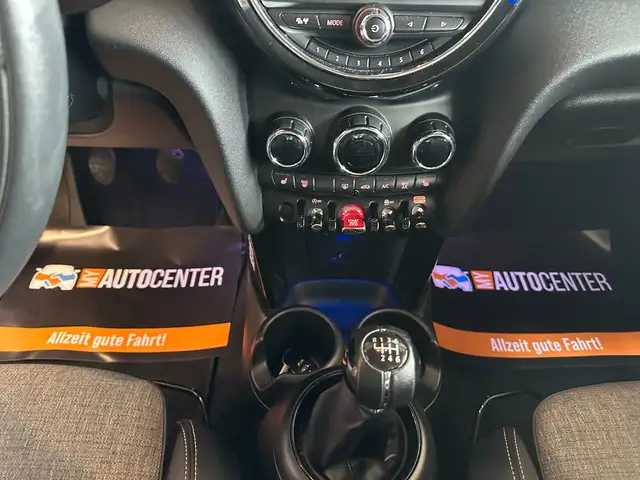 Mini Cooper Cooper view 10