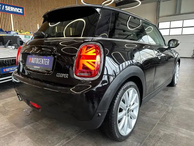 Mini Cooper Cooper view 2