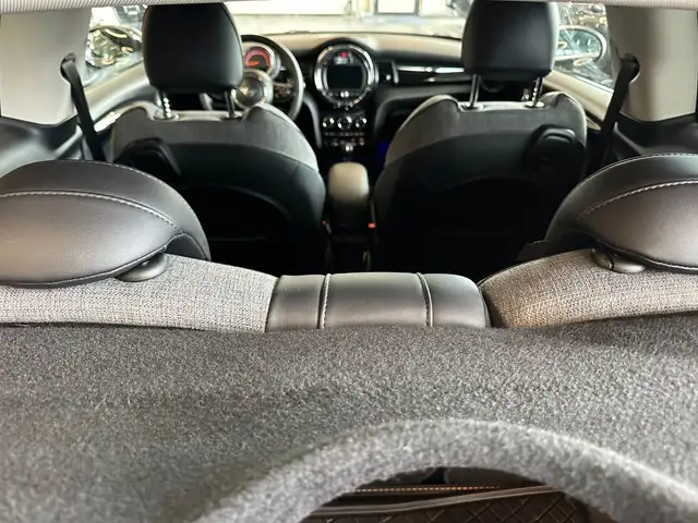 Mini Cooper Cooper view 6