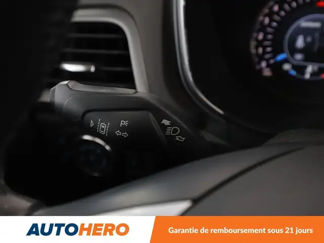 Ford Mondeo view 23