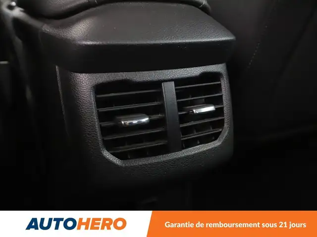 Ford Mondeo view 14