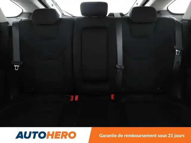 Ford Mondeo view 17