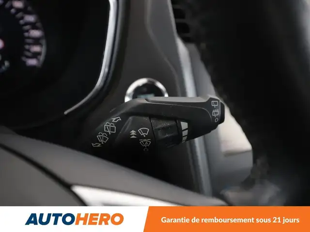 Ford Mondeo view 24