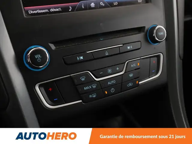 Ford Mondeo view 29