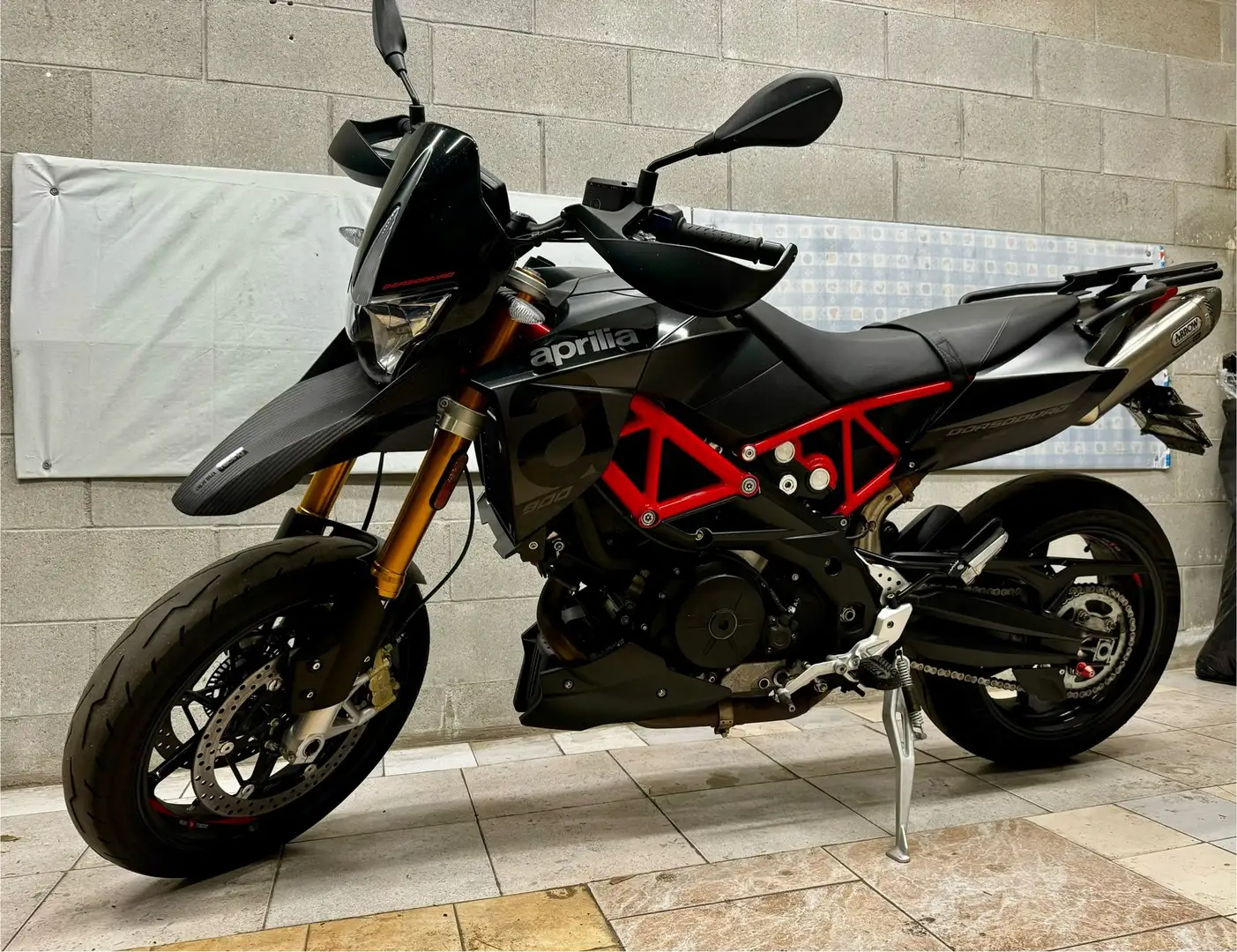 Aprilia Dorsoduro 900 Noir - 1