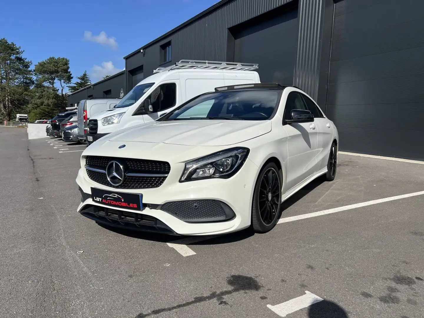 Mercedes-Benz CLA 200 I (C117) 200 d Fascination Weiß - 2