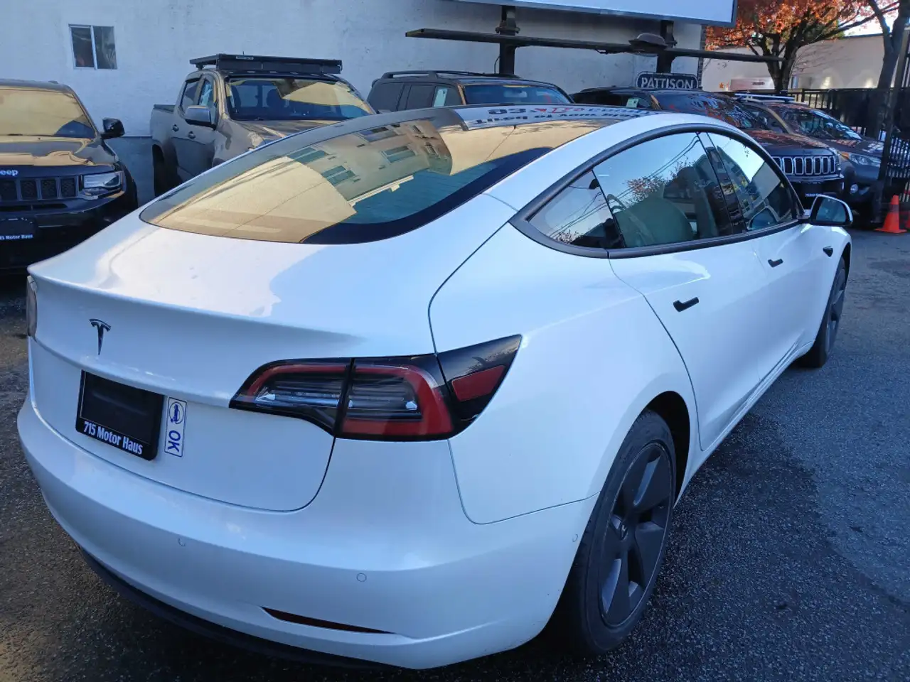 Tesla Model 3 снимка Tesla Model 3