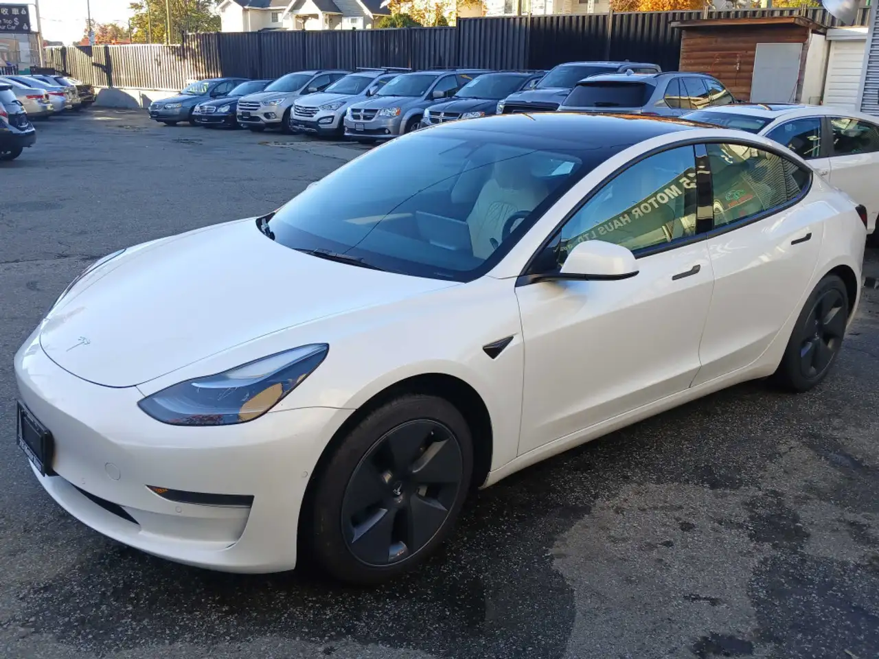 Tesla Model 3 снимка Tesla Model 3