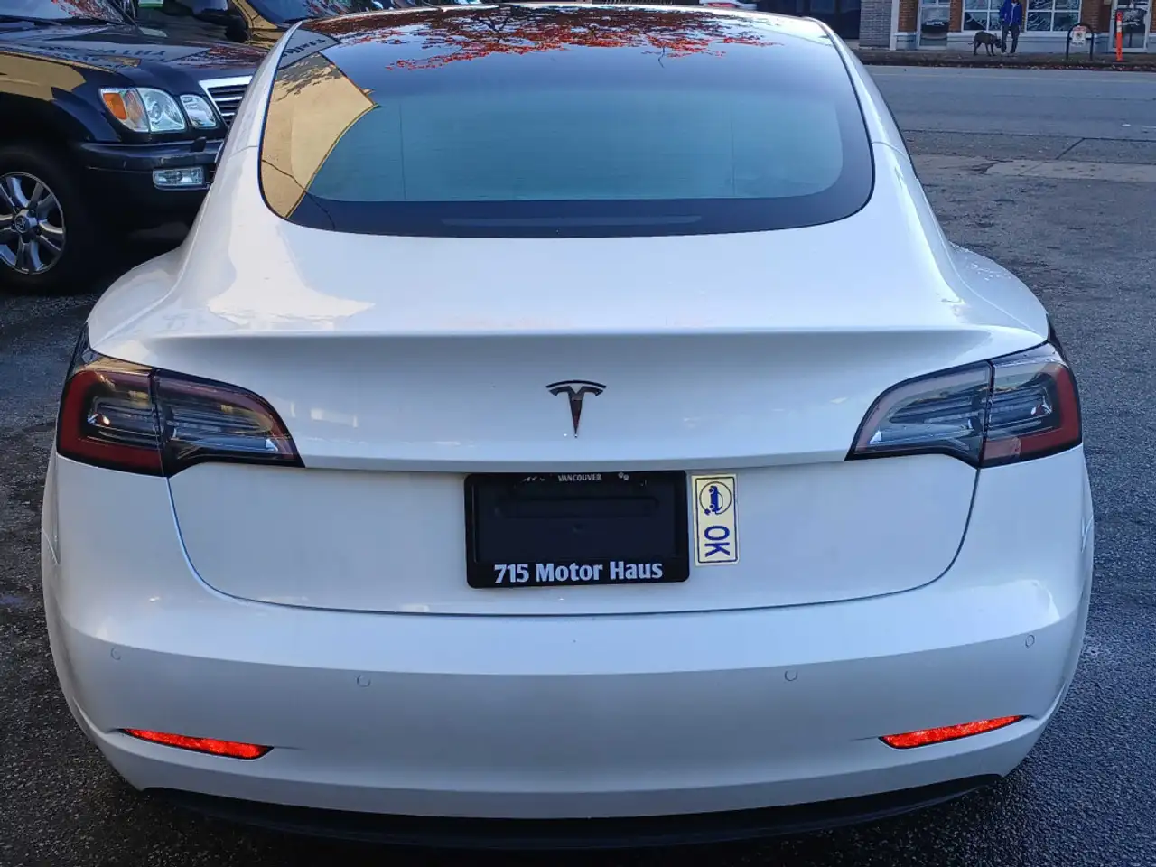 Tesla Model 3 снимка Tesla Model 3