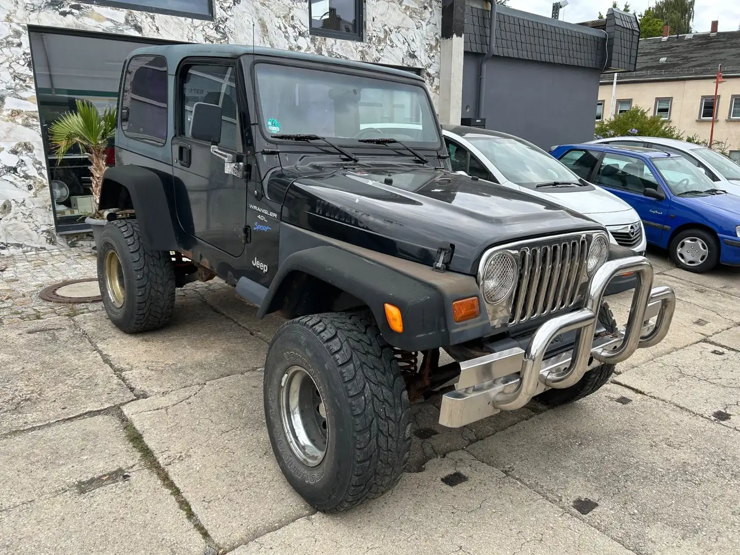 Jeep Wrangler Sport 4.0 Schwarz - 2