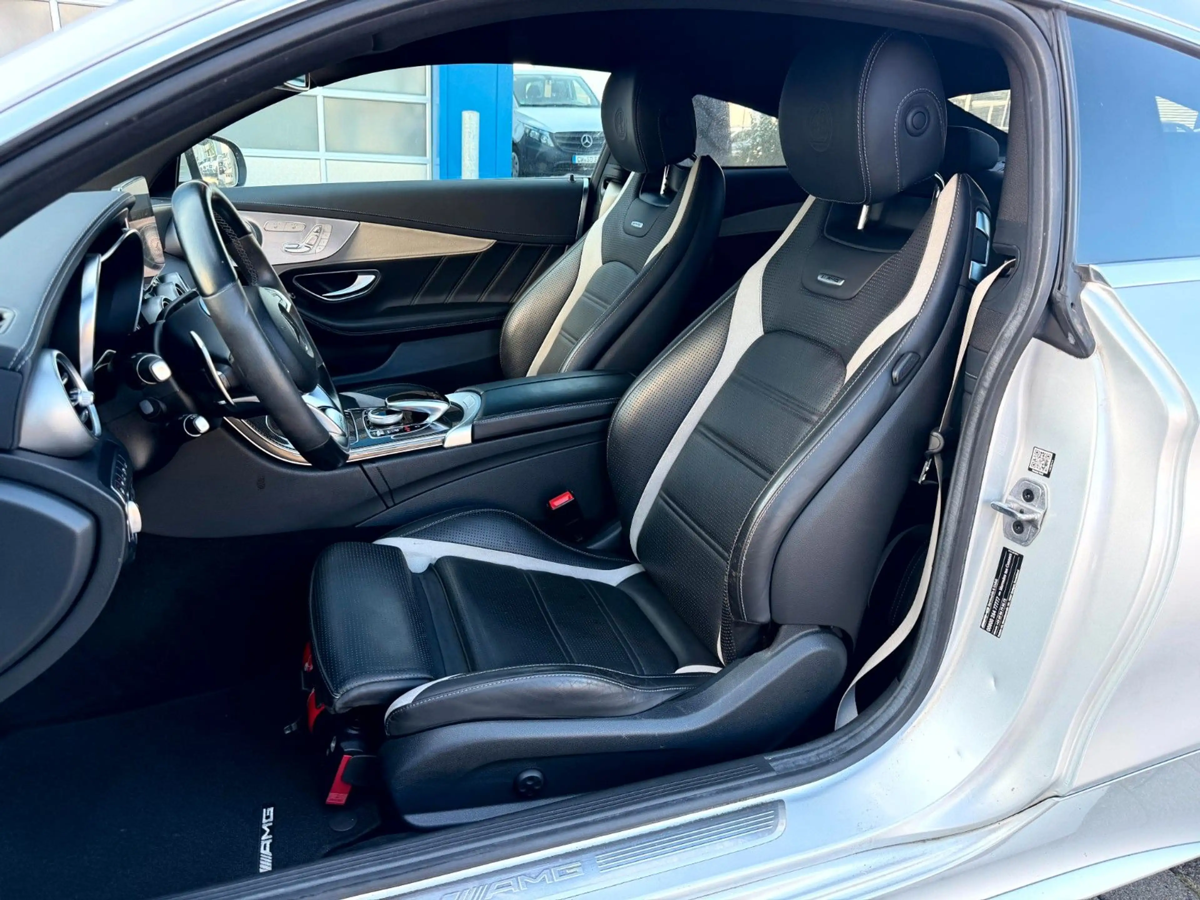 Mercedes-Benz C 63 AMG C 63 S AMG Drivers_SporAb_HUD_360°_Burme_Keramik — photo 10
