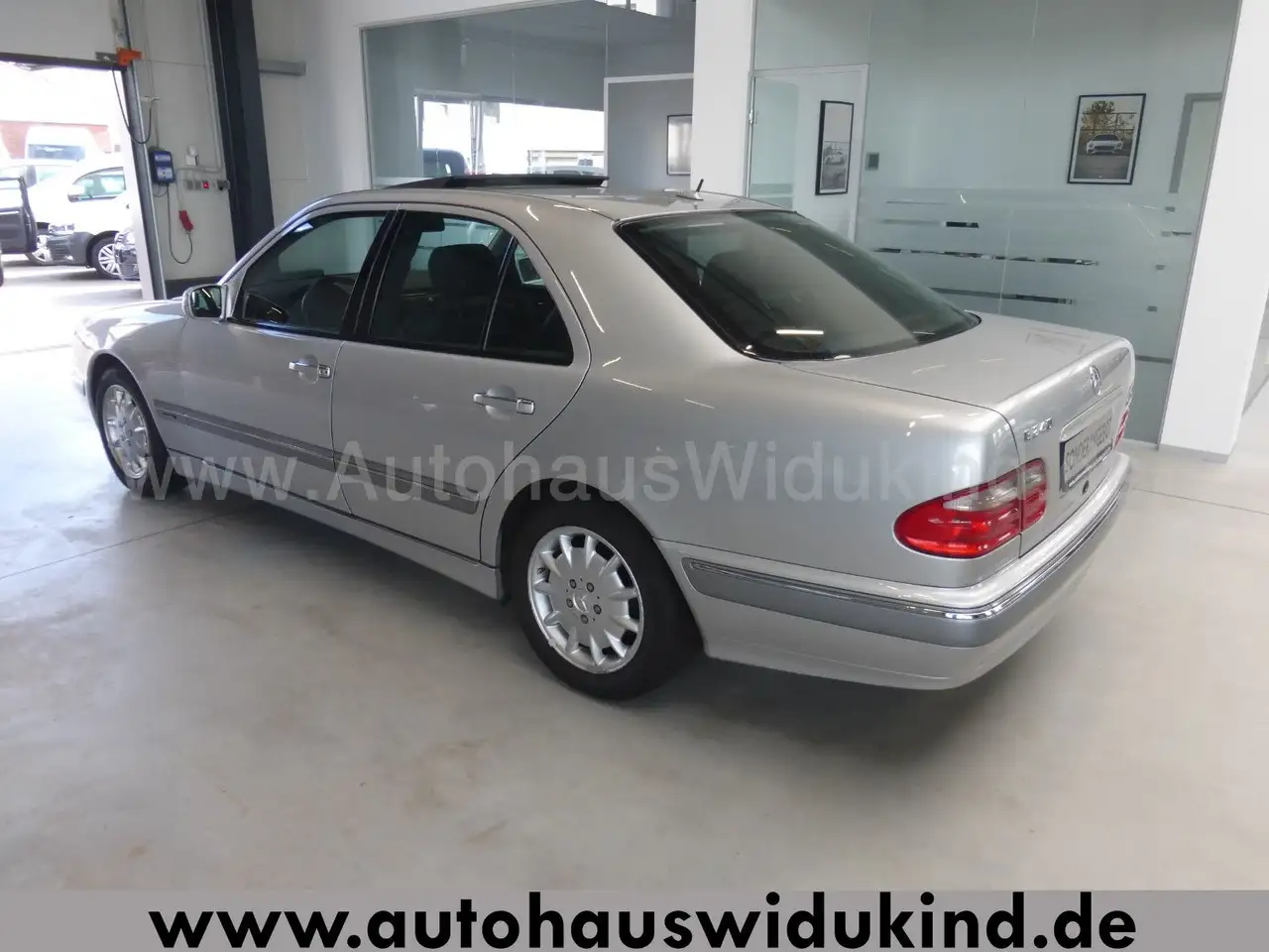 Mercedes-Benz E 240 Elegance Autom. Leder Xenon Liebhaber, foto 5