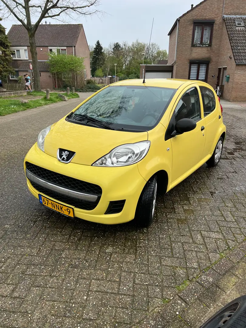 Peugeot 107 Yellow - 1