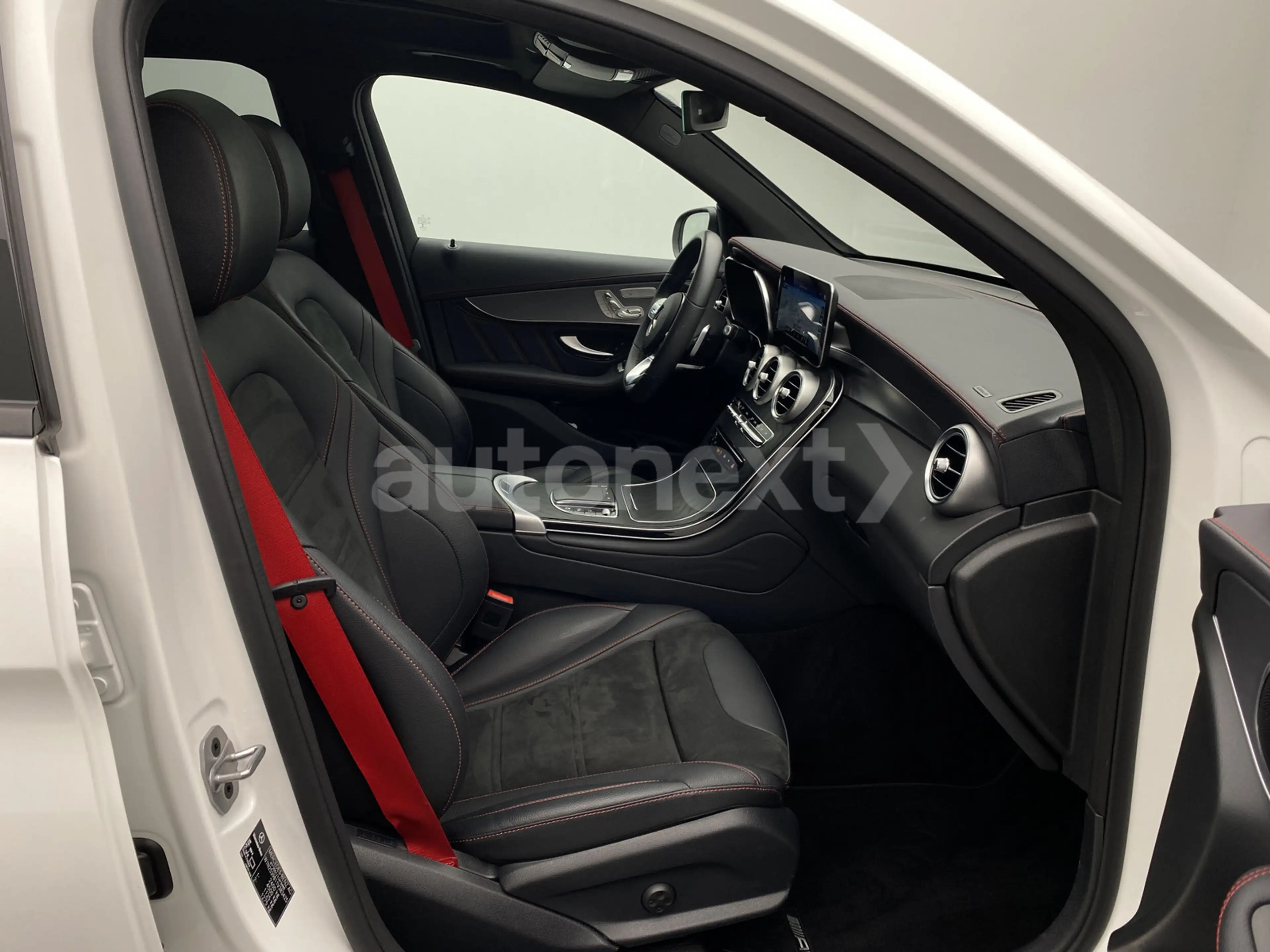 Mercedes-Benz GLC 200 4Matic *2x AMG Plus* Night+20"ALUS+Pano (3425) — photo 16