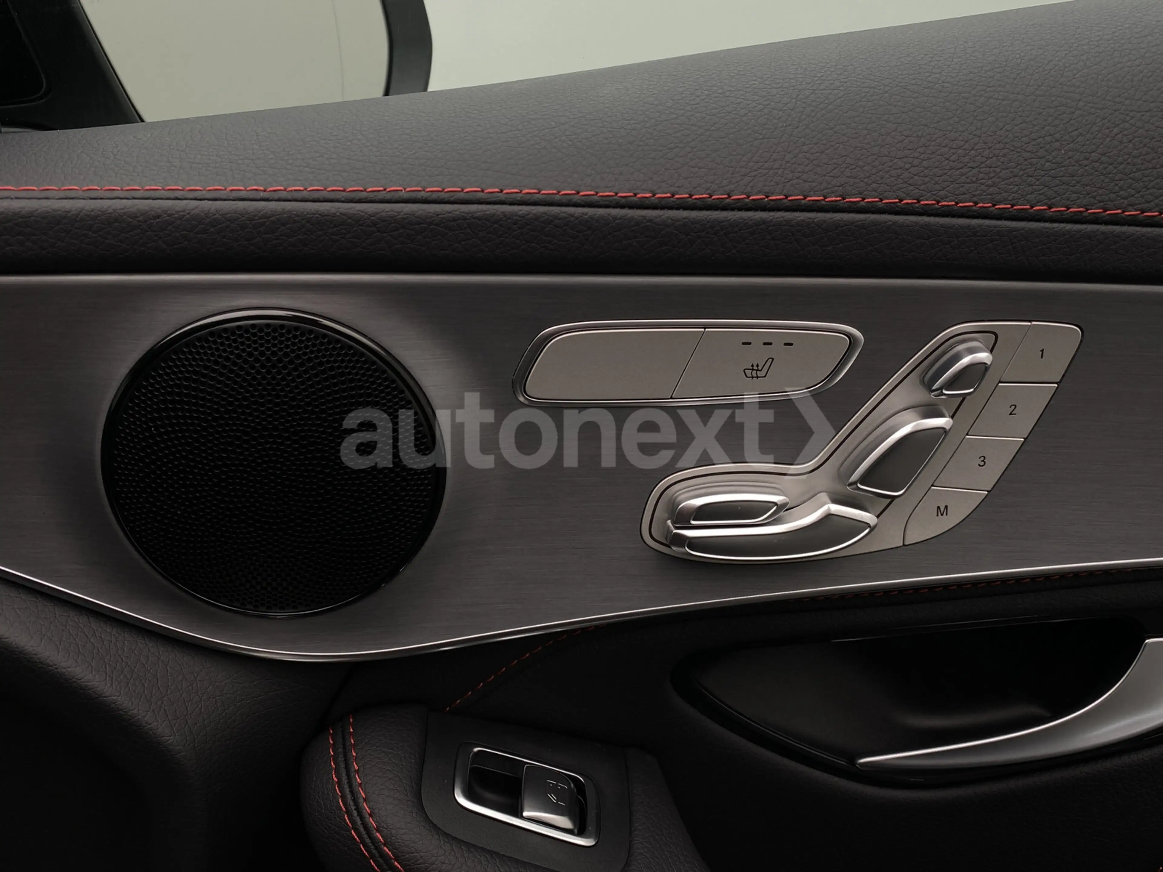 Mercedes-Benz GLC 200 4Matic *2x AMG Plus* Night+20"ALUS+Pano (3425) — photo 23