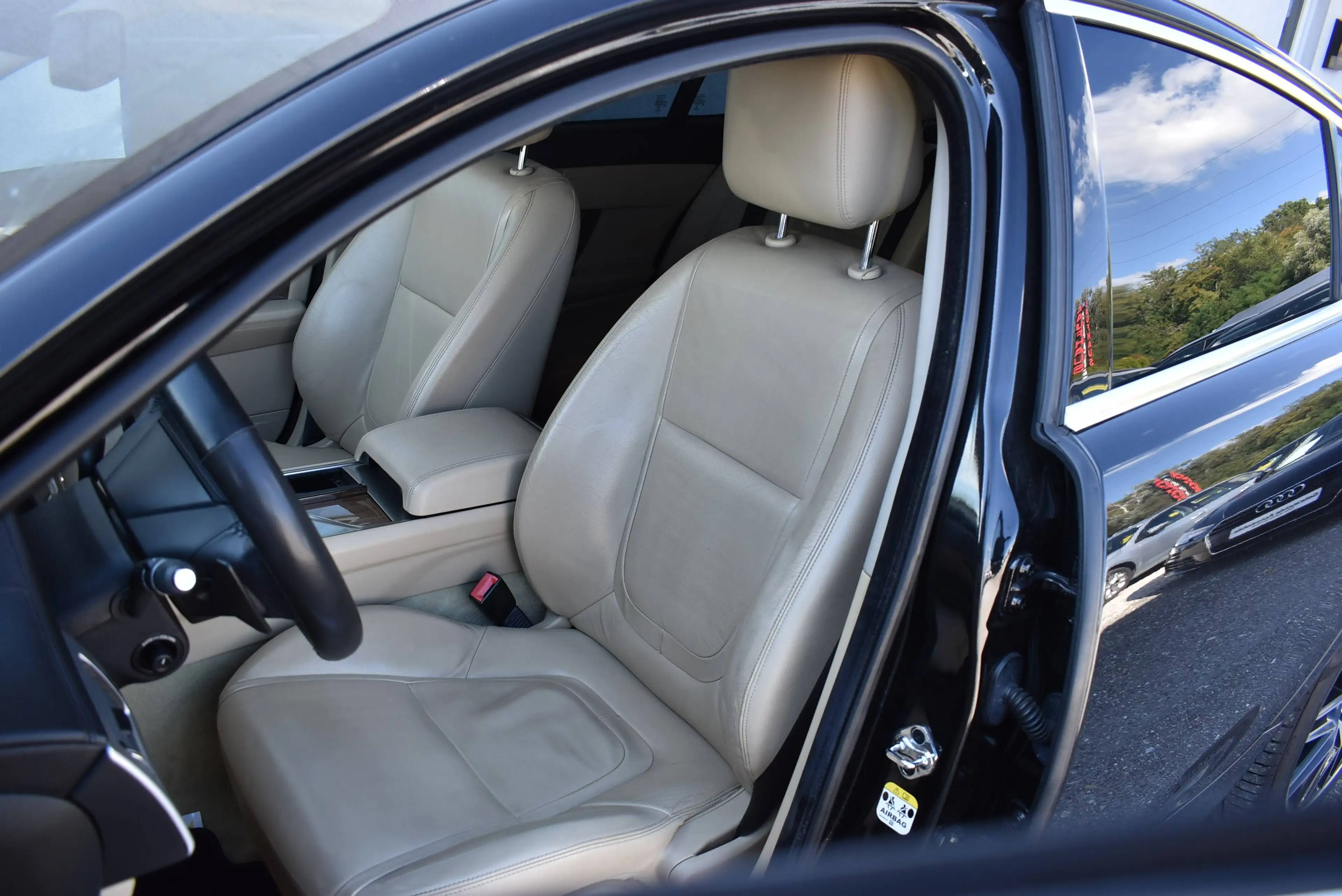 Jaguar XF 2.2 Diesel LUXURY Aut. — photo 8